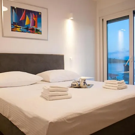 Crystal Blue * Rogoznica (Sibenik-Knin)