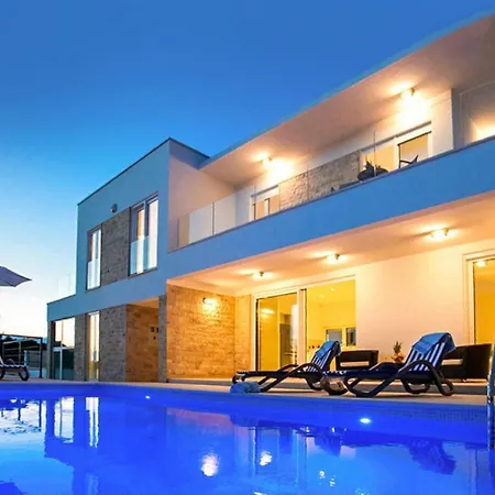 Crystal Blue Holiday home