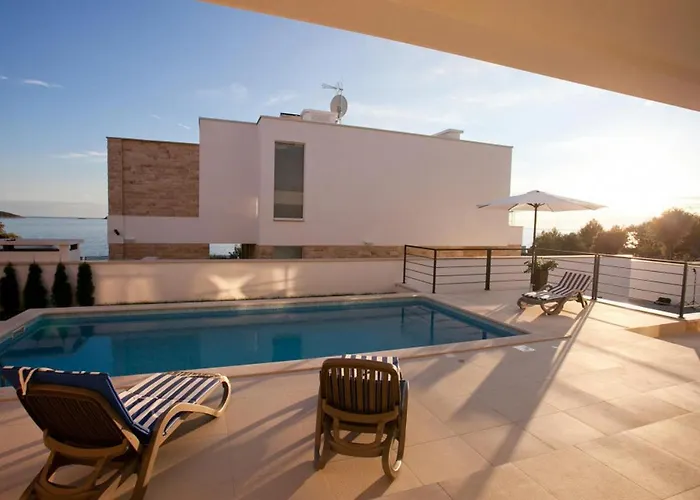 Crystal Blue * Рогозница